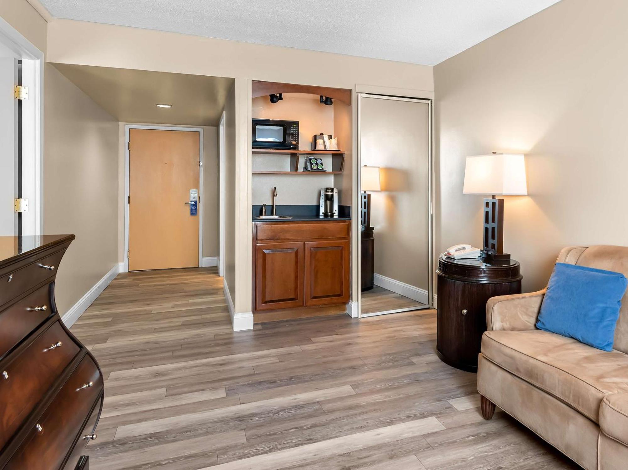 Best Western Potomac Mills Woodbridge Exterior photo